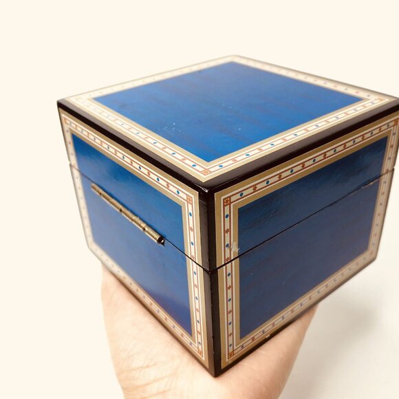 Mr. Christmas Vintage Light Up Motion Music Box Penguin Skating Igloo Tree Gift - Picture 7 of 10